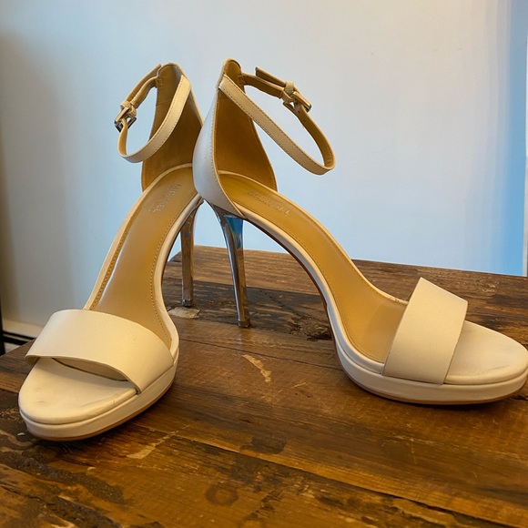Michael Kors size 7.5 Heels - Picture 2 of 5